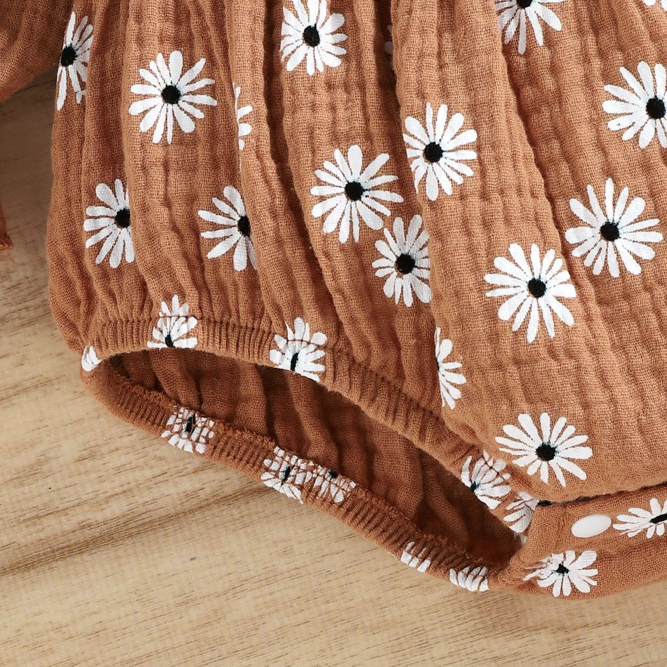 2pcs Baby Girl Allover Daisy Floral Print Off Shoulder Long-sleeve Shirred Crepe Romper with Headband Set dilutebrown big image 5