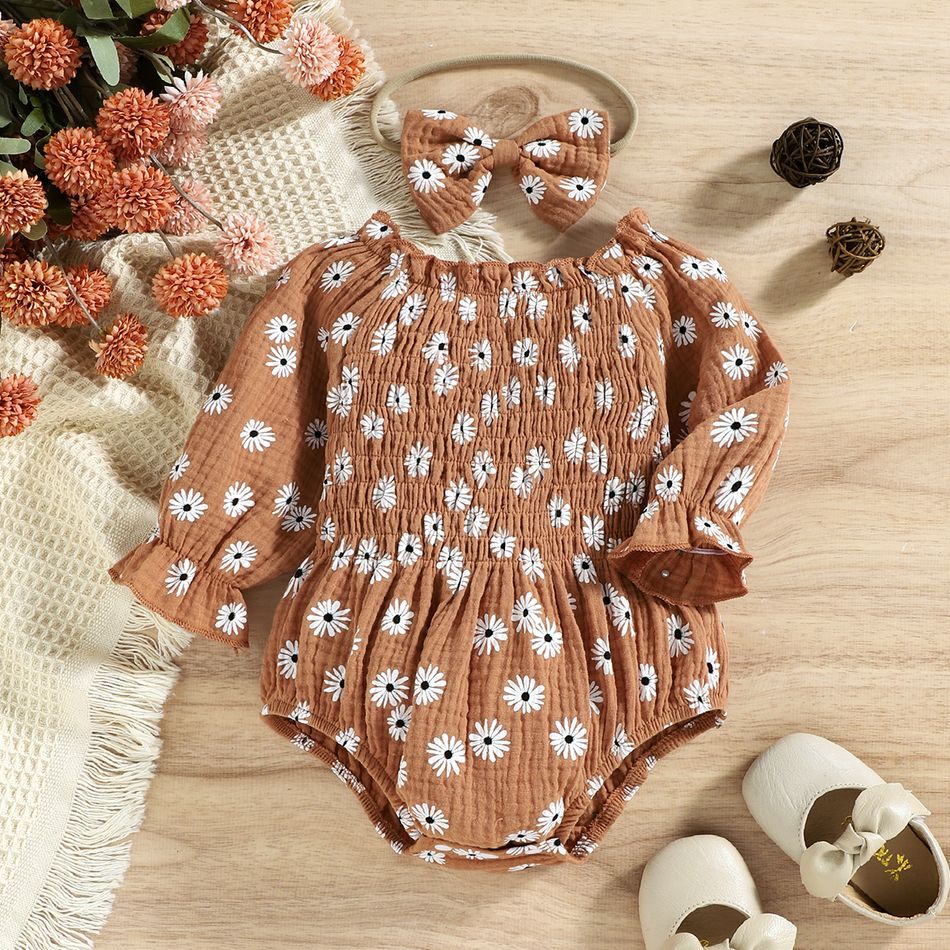2pcs Baby Girl Allover Daisy Floral Print Off Shoulder Long-sleeve Shirred Crepe Romper with Headband Set dilutebrown big image 1