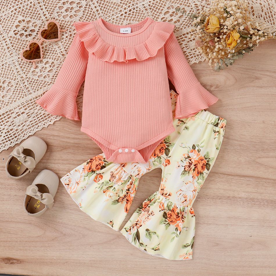 2pcs Baby Girl Solid Ribbed Ruffle Trim Flare-sleeve Romper and Floral Print Flared Pants Set Pink