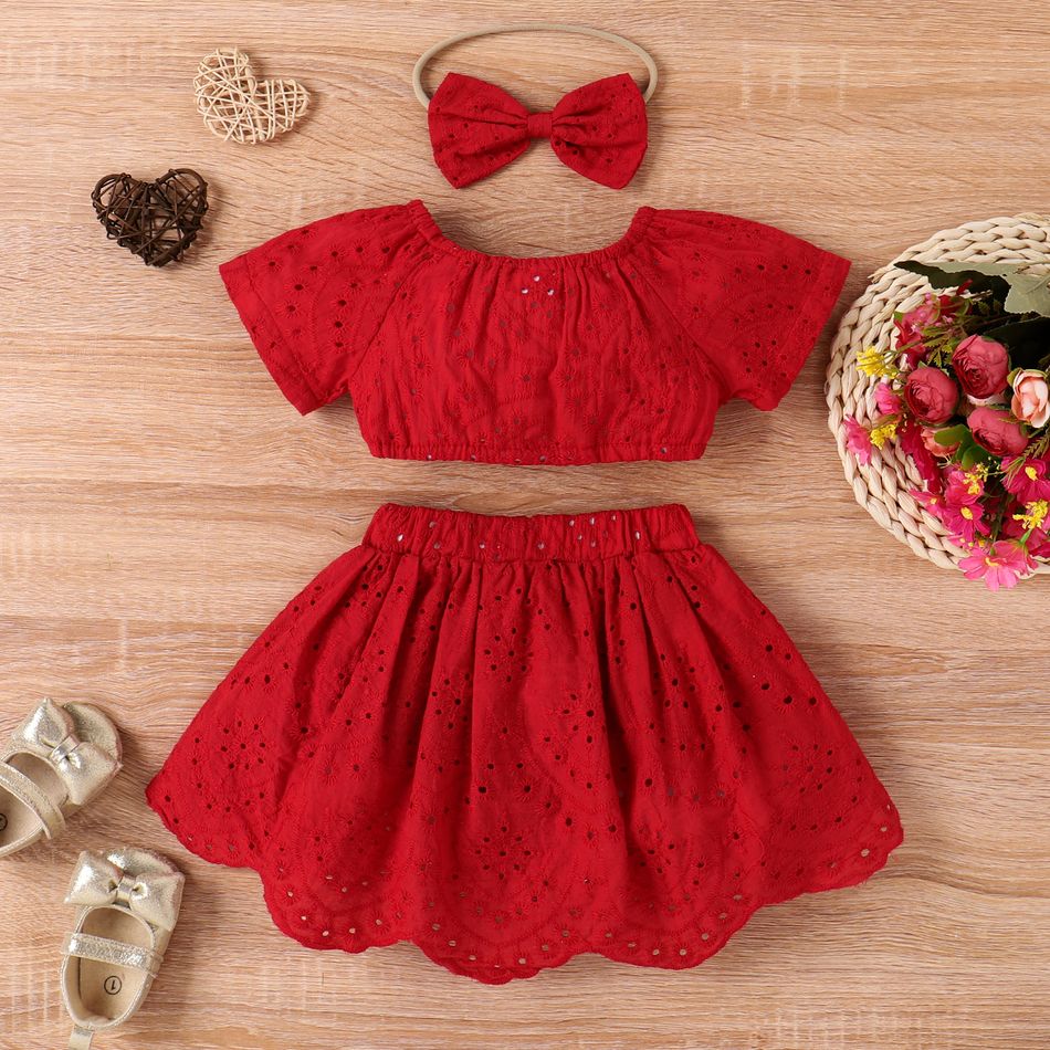 3pcs Baby Girl Solid Eyelet Embroidered Bow Front Short-sleeve Crop Top and High Low Hem Skirt & Headband Set Red big image 3