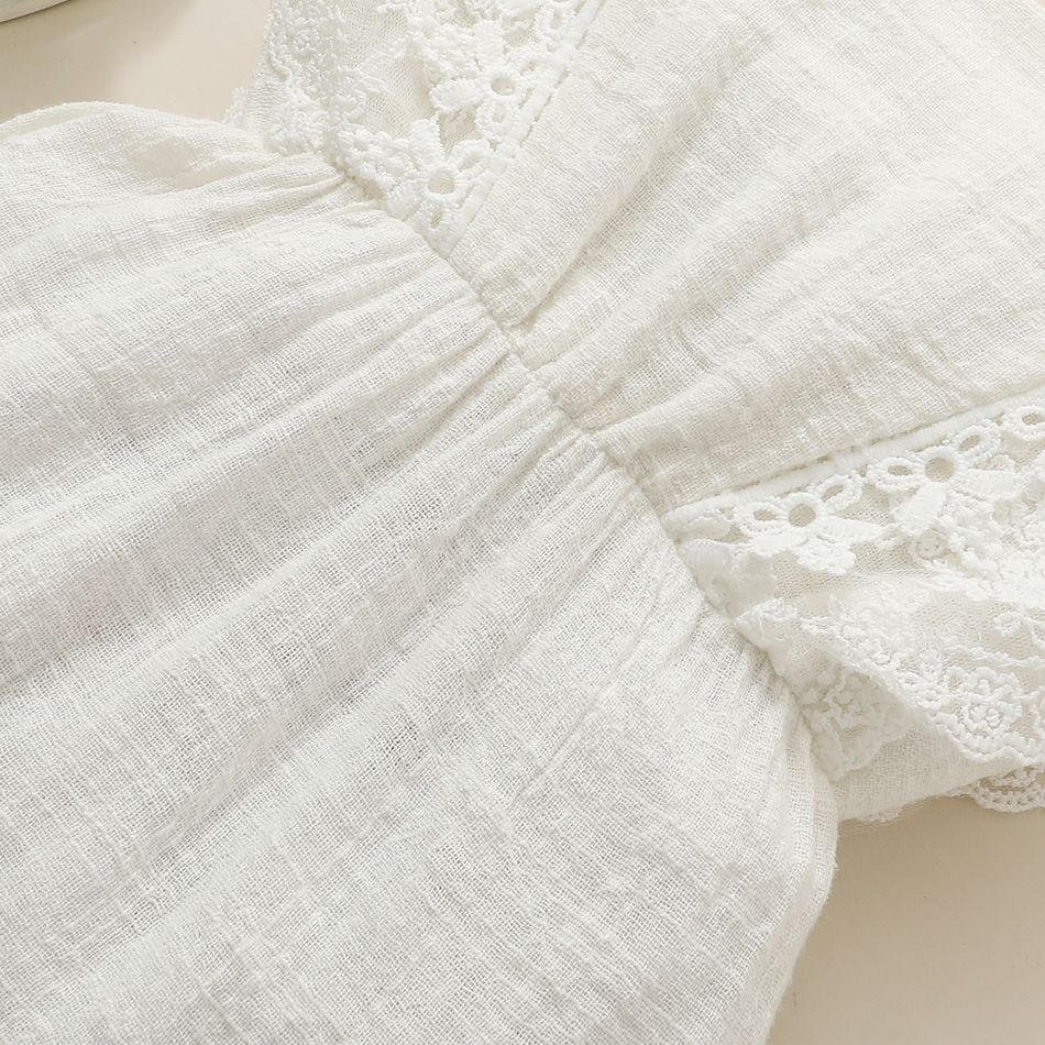 2pcs Baby Girl 95% Cotton Lace Flutter-sleeve Romper with Headband Set White big image 3