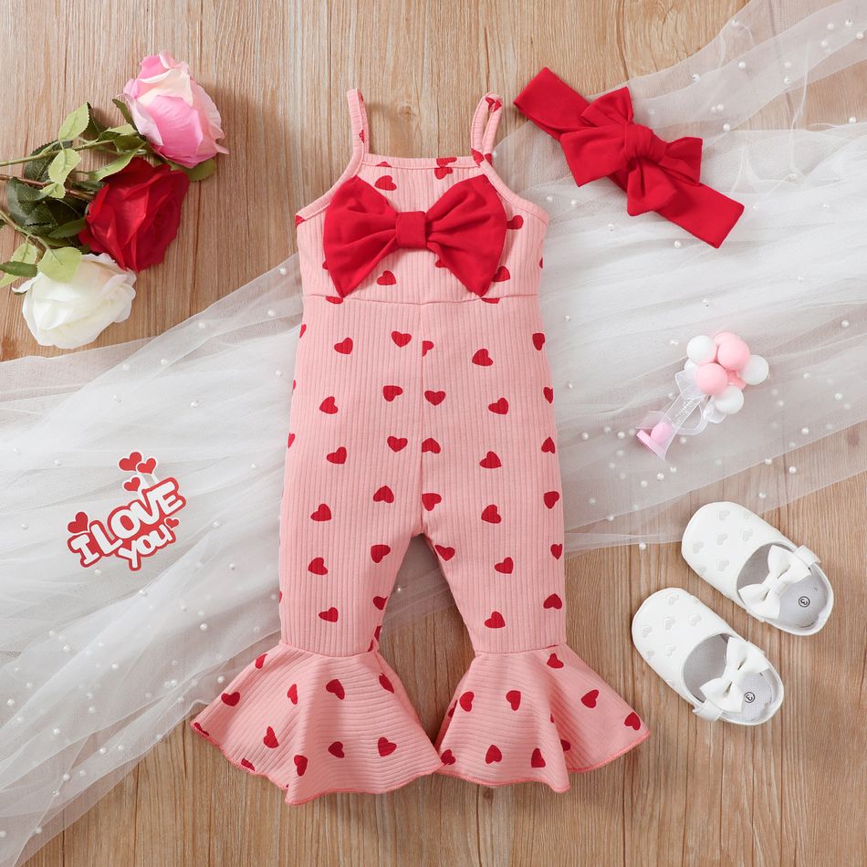 2pcs Baby Girl Allover Heart Print Bow Front Bell Bottom Ribbed Cami Jumpsuit & Headband Set Pink