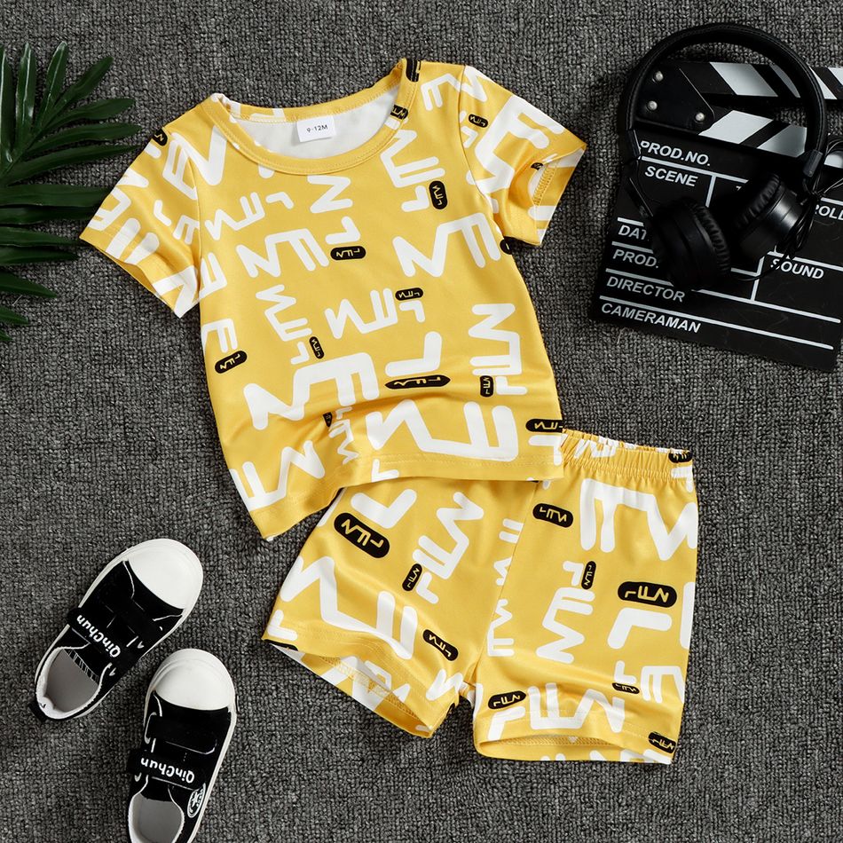 2pcs Baby Boy/Girl All Over Letter Print Yellow Short-sleeve T-shirt and Shorts Set Yellow