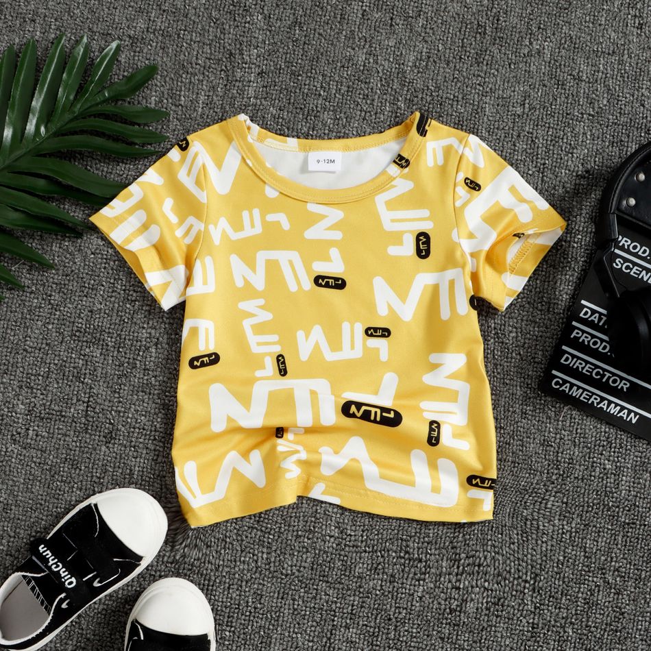 2pcs Baby Boy/Girl All Over Letter Print Yellow Short-sleeve T-shirt and Shorts Set Yellow big image 3