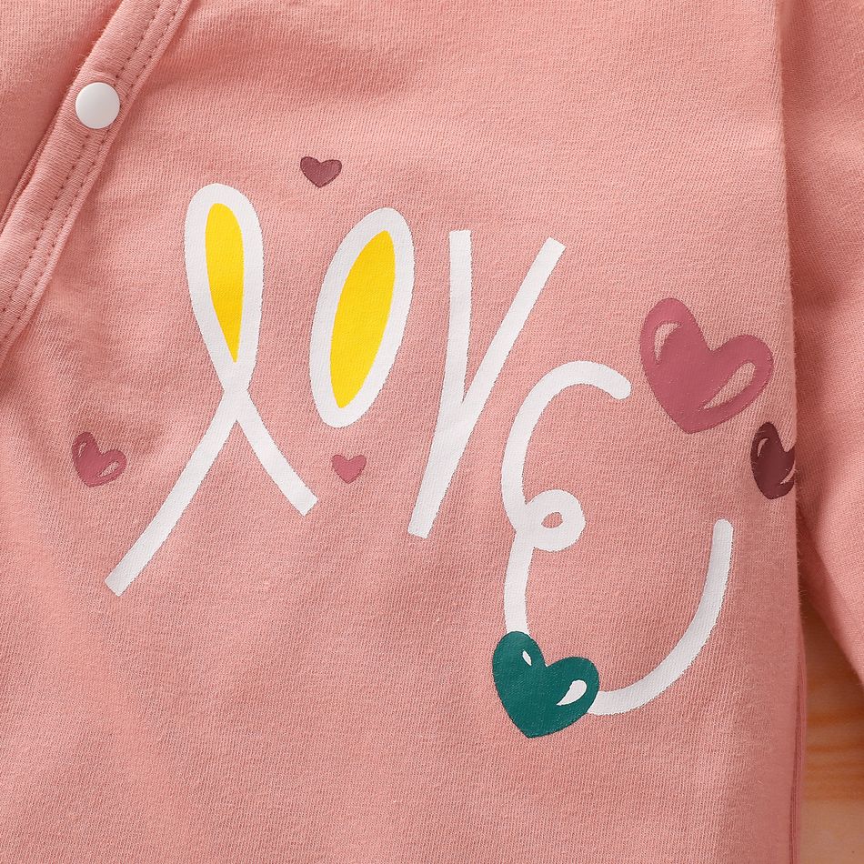 2pcs Baby 95% Cotton Long-sleeve Love Heart Print Footed Jumpsuit with Hat Set Pink big image 3
