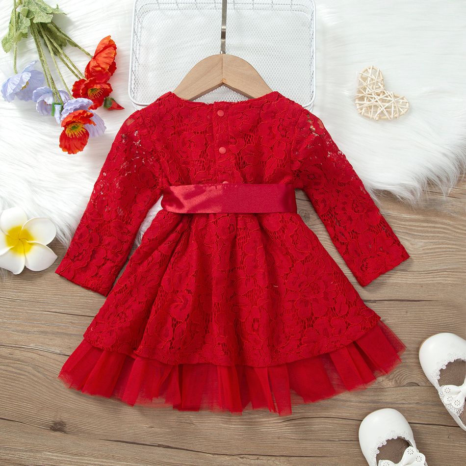 فستان حفلات للفتيات الصغيرات من الدانتيل الأحمر بأكمام طويلة مزين بحزام شبكي أحمر big image 2