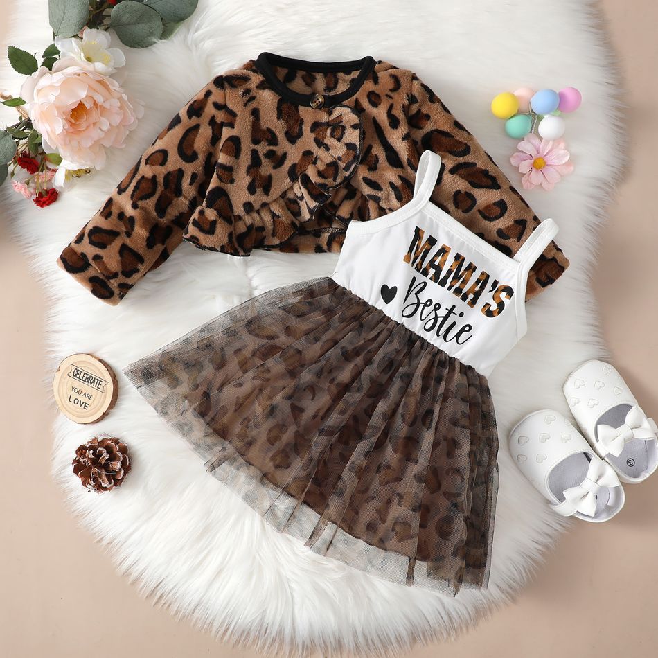 2pcs Baby Girl 95% Cotton Letter Print Spliced Mesh Cami Dress and Leopard Print Ruffle Trim Thermal Fuzzy Coat Set Brown
