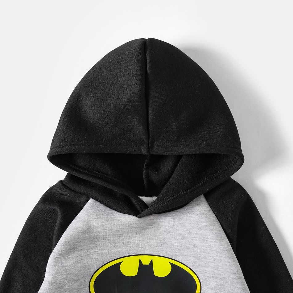 Batman 2pcs Toddler Boy Raglan Sleeve Cotton Hoodie Sweatshirt and Allover Print Pants set Grey big image 4
