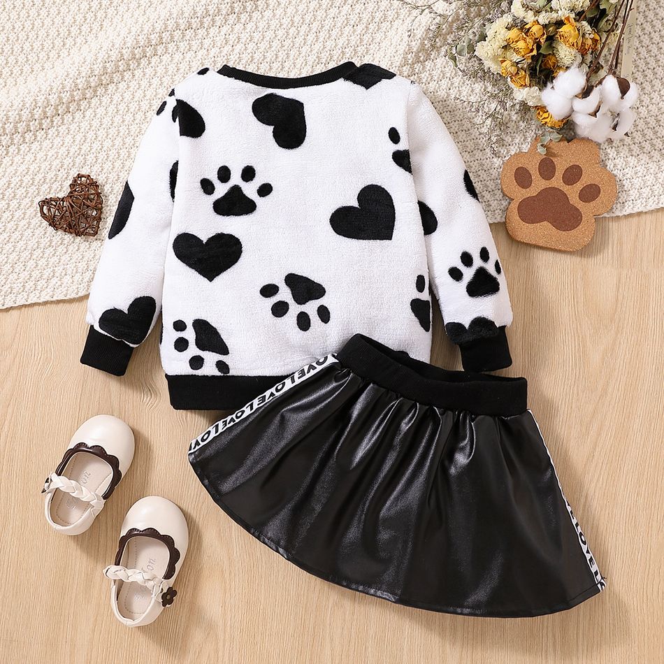 2pcs Toddler Girl Heart Pattern Bowknot Design Fleece Sweatshirt and PU Skirt Set Black/White big image 6
