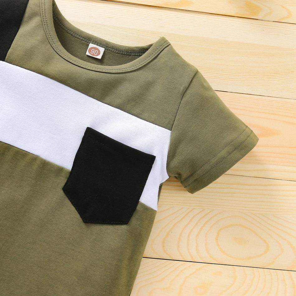 2pcs Toddler Boy Casual Colorblock Pocket Design Tee & Shorts Set Dark Green big image 3