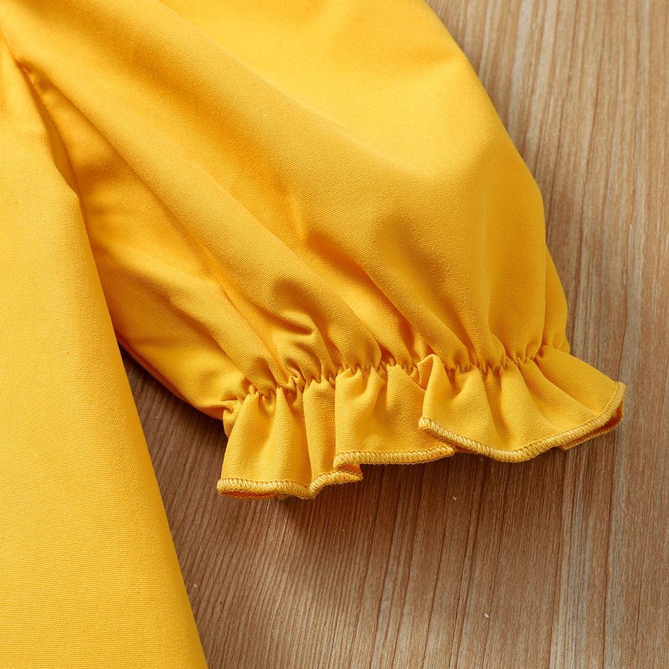 2pcs Kid Girl Ruffled Square Neck Short-sleeve Yellow Blouse and Floral Print Irregular Capri Pants Set Yellow big image 3