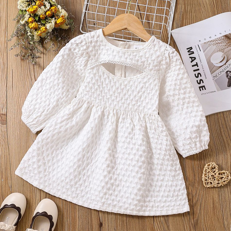 فتاة صغيرة فستان أبيض بأكمام طويلة مجوف مزخرف أبيض big image 1
