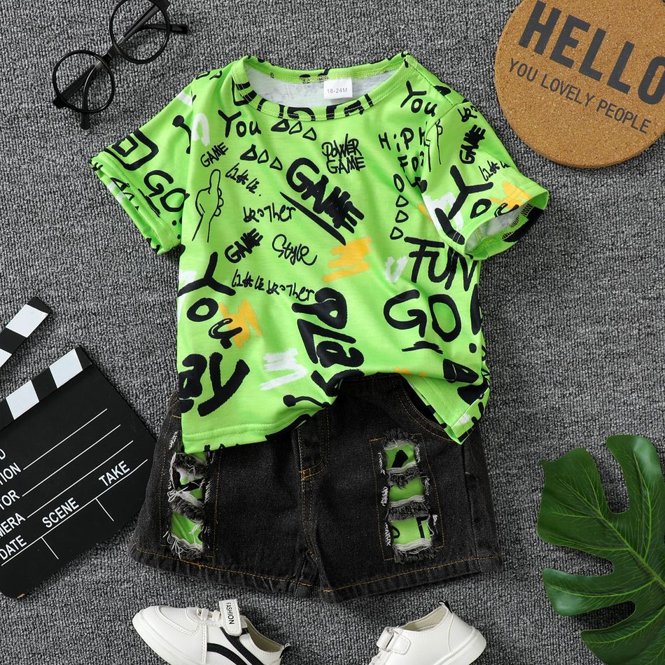 2pcs Toddler Boy Trendy Ripped Denim Shorts and Letter Print Tee Set Pale Green