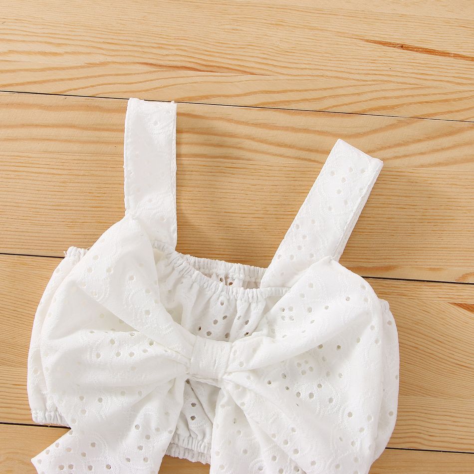 2pcs Baby Girl Eyelet Embroidered Bow Front Cami Crop Top and Frayed Raw Trim Denim Flared Pants Set White big image 4