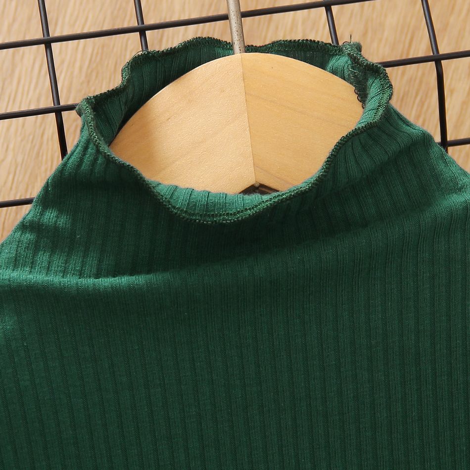 2pcs Toddler Girl Sweet Denim Jeans and Turtleneck Ruffled Bell sleeves Tee set Green big image 3