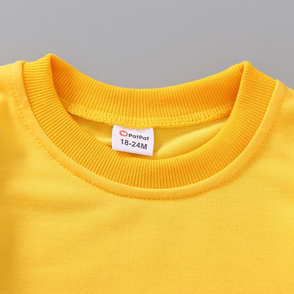 2pcs Toddler Boy Playful Denim Jeans and Pretty Dinosaur Print Spike Design Sweatshirt Set Yellow big image 3