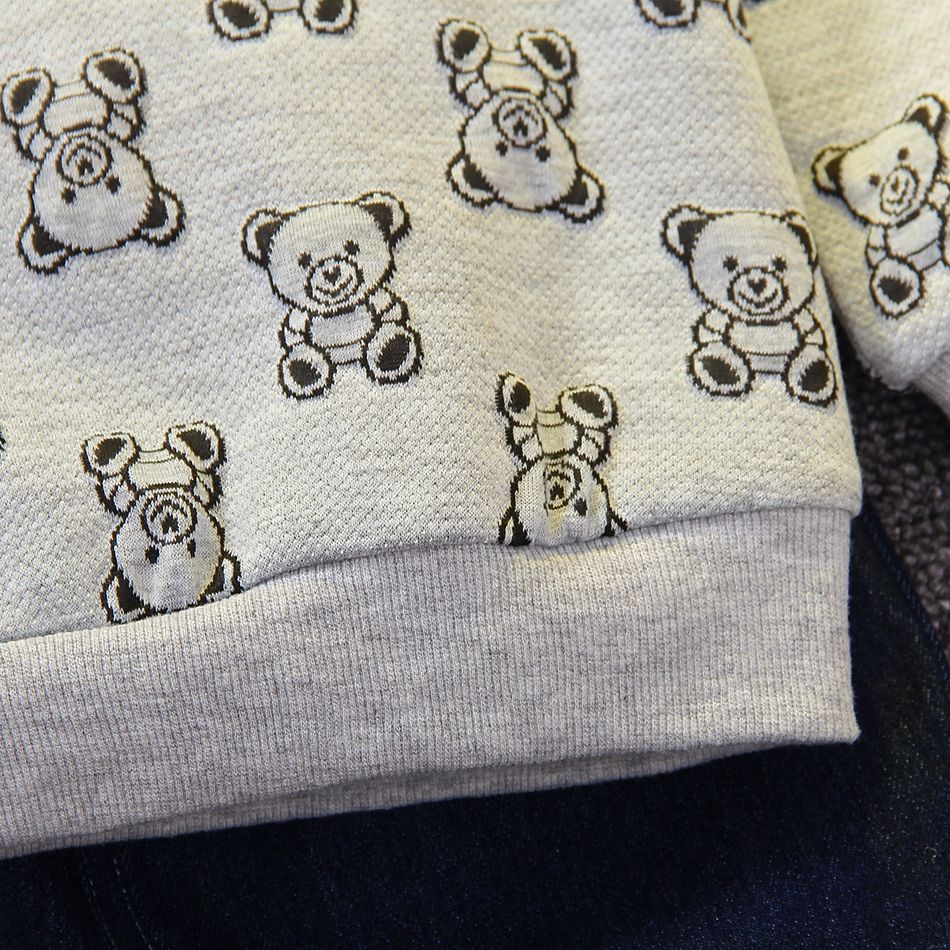 2pcs Toddler Boy Trendy Denim Jeans and Bear Print Sweatshirt Set Grey big image 4