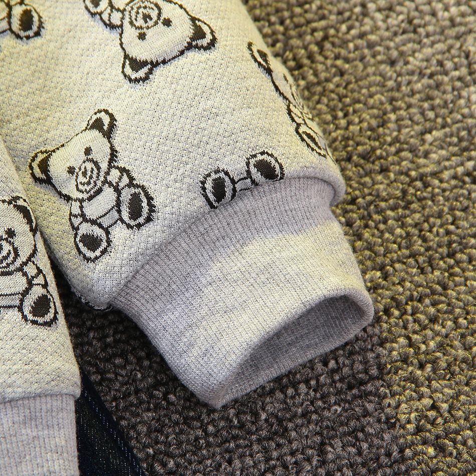 2pcs Toddler Boy Trendy Denim Jeans and Bear Print Sweatshirt Set Grey big image 5