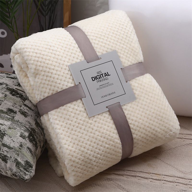 Pineapple Lattice Fleece Blankets Home Kids Soft Warm Thick Plush Blanket Receiving Blanket Office Nap Blanket White