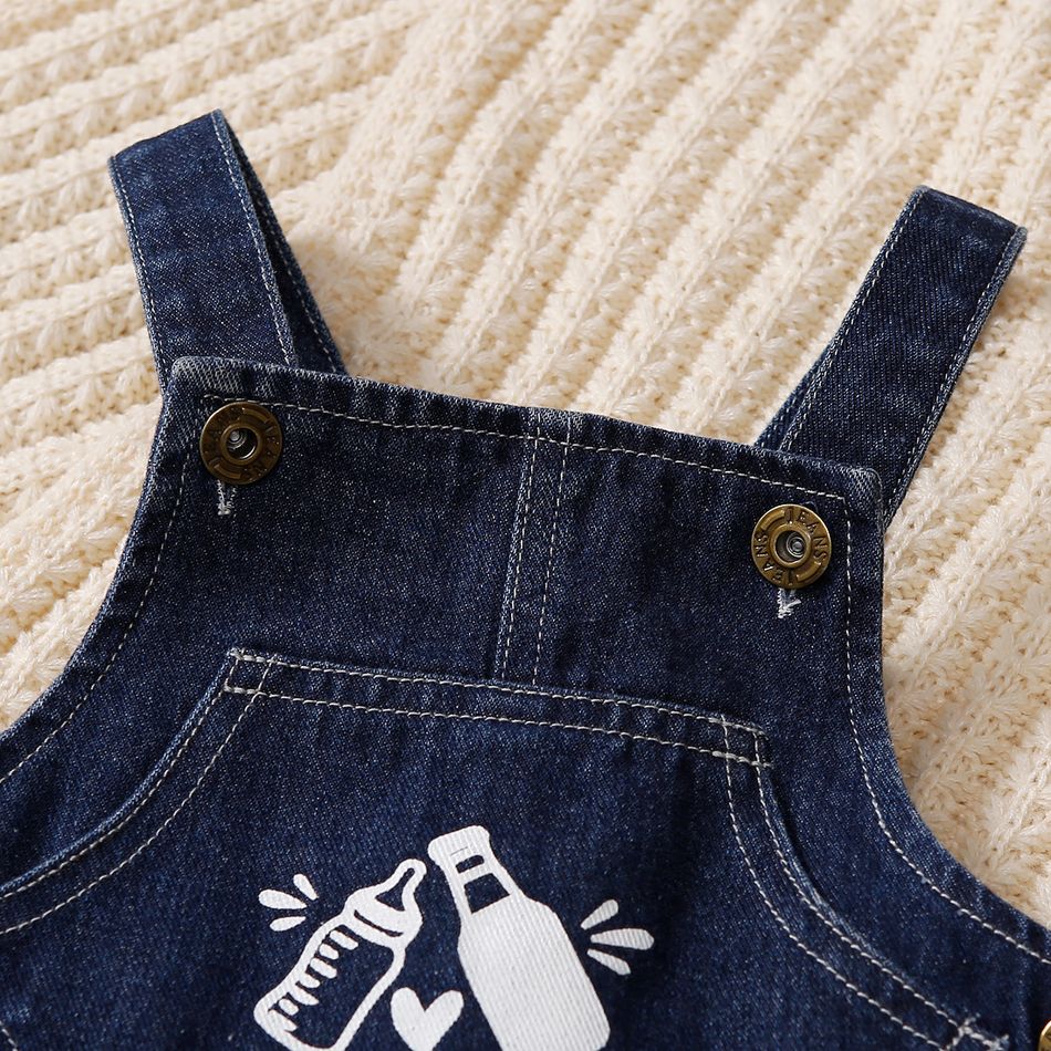 2pcs Baby Boy/Girl Milk and Beer Bottle & Letter Print Long-sleeve Tee and Ripped Denim Overalls Set White big image 8