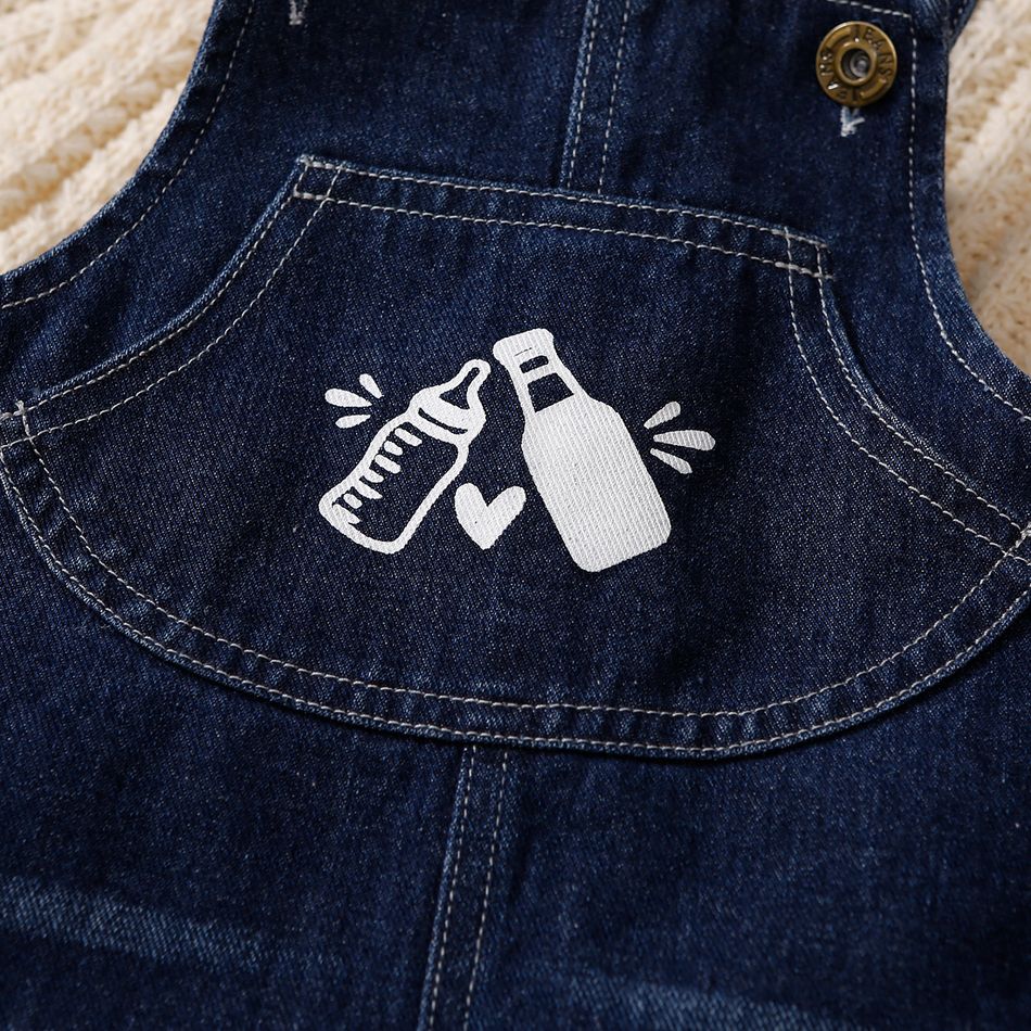 2pcs Baby Boy/Girl Milk and Beer Bottle & Letter Print Long-sleeve Tee and Ripped Denim Overalls Set White big image 9