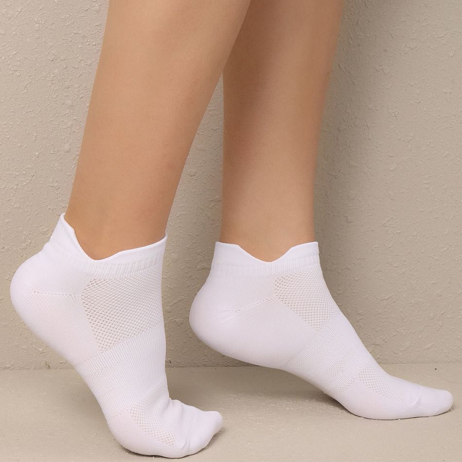 Adult Notched Detail Mesh Breathable Ankle Socks Sports Socks White