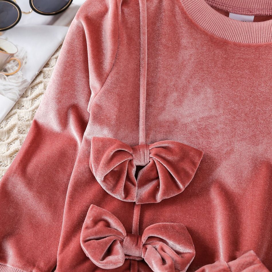 2pcs Toddler Girl Sweet Bowknot Design Flannel Fleece Sweatshirt and Skirt Set Pink big image 3