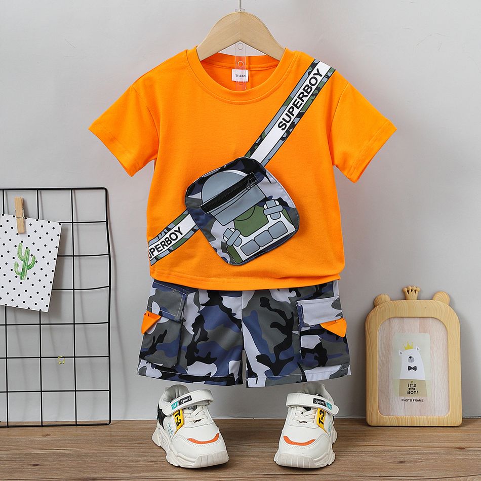 2pcs Toddler Boy Trendy Zipper Bag Design Tee and Camouflage Print Cargo Shorts Set Orange