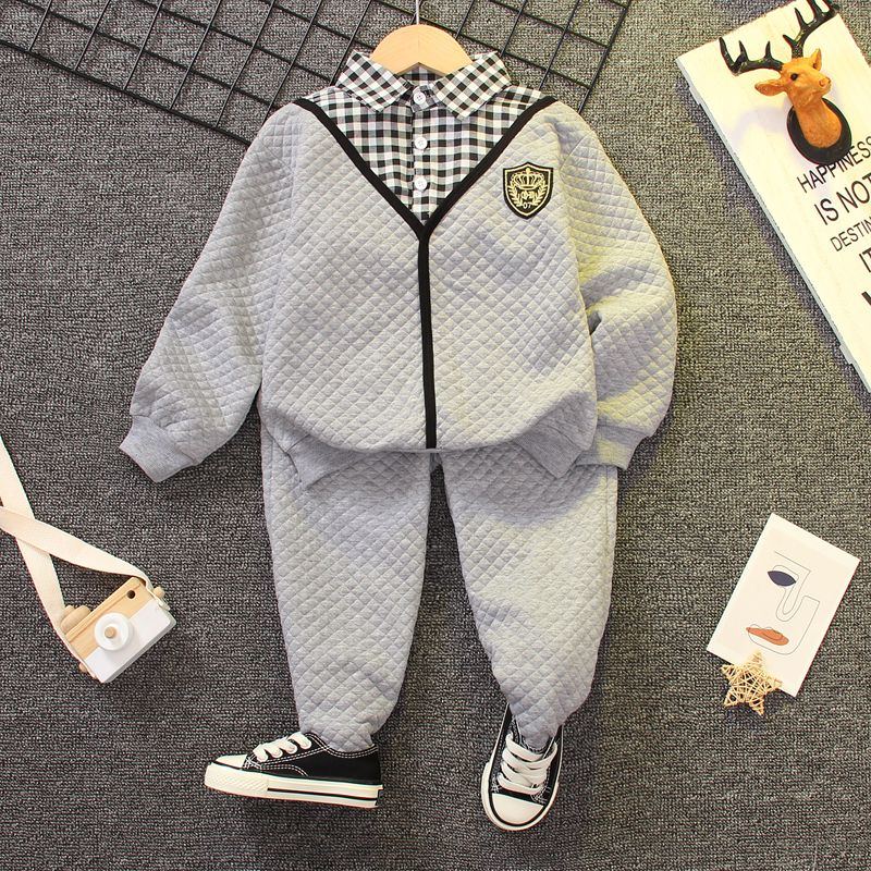 2pcs Kid Boy Faux-two Plaid Splice Patch Embroidered Sweatshirt and Textured Pants Set Grey
