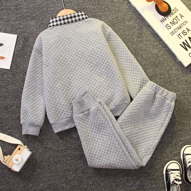 2pcs Kid Boy Faux-two Plaid Splice Patch Embroidered Sweatshirt and Textured Pants Set Grey