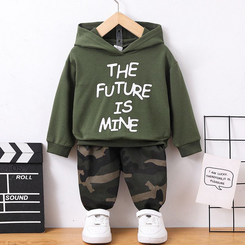 2pcs Toddler Boy Trendy Letter Print Hoodie Sweatshirt and Camouflage Print Pants Set Army green