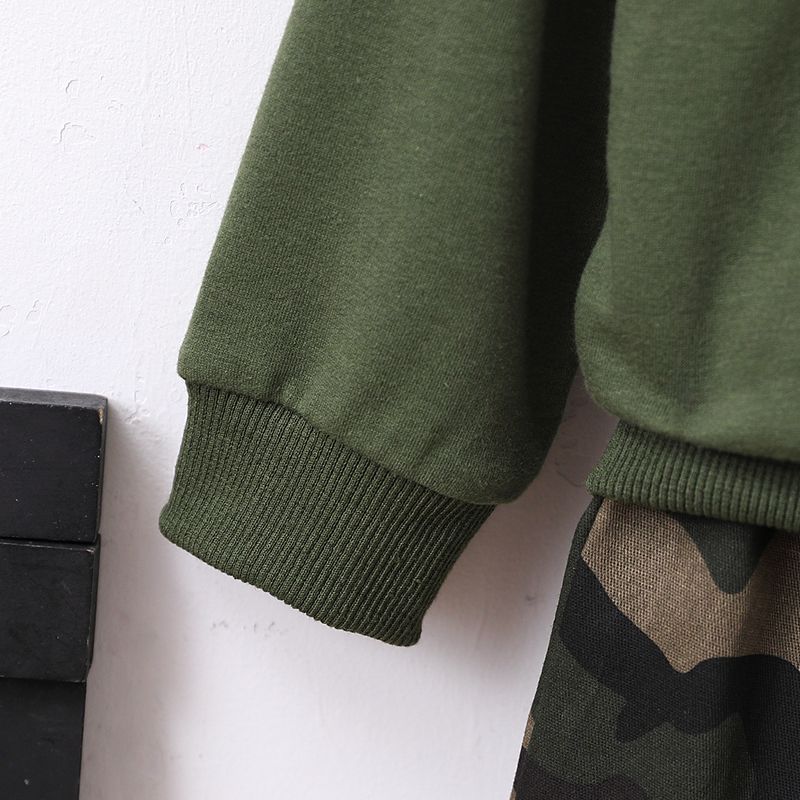 2pcs Toddler Boy Trendy Letter Print Hoodie Sweatshirt and Camouflage Print Pants Set Army green big image 5