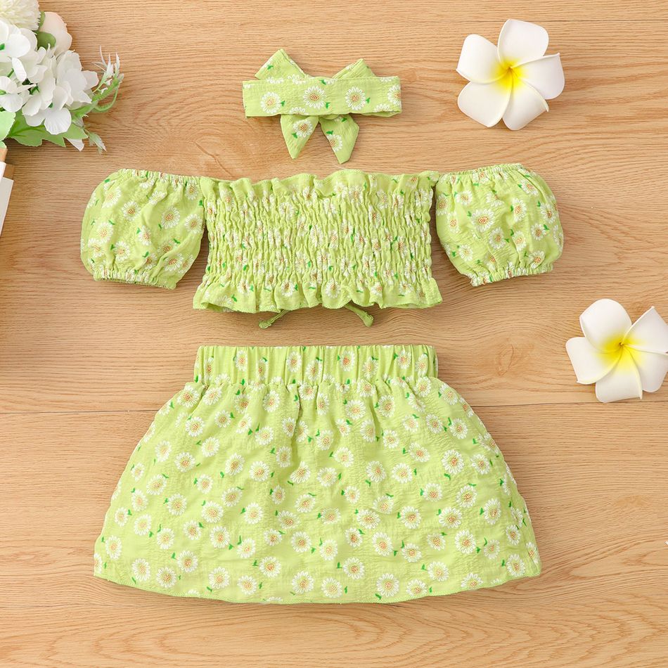 3pcs Baby Girl Green Floral Print Off Shoulder Strapless Puff-sleeve Crop Top and Skirt with Headband Set Green big image 2
