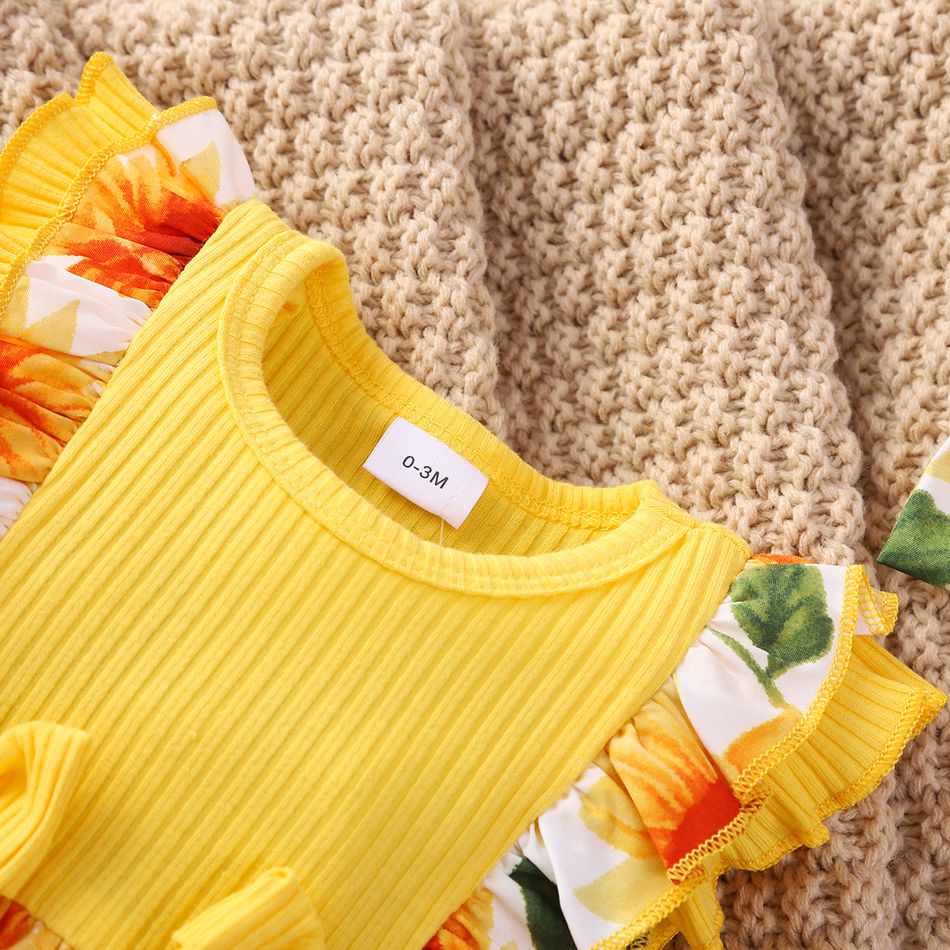 2pcs Baby Girl 95% Cotton Ribbed Splice Sunflower Print Ruffle Trim Bow Front Sleeveless Romper with Headband Set Yellow big image 3