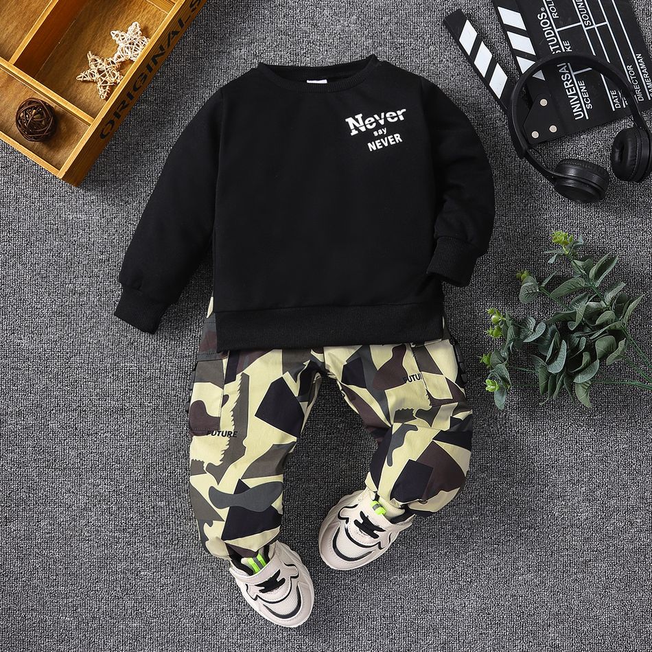 2pcs Toddler Boy Trendy Letter Print Sweatshirt and Camouflage Print Pocket Design Pants Set Black