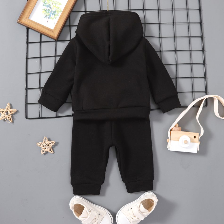 2pcs Baby Girl Letter Print Black Fleece Lined Long-sleeve Hoodie and Sweatpants Set Black big image 1