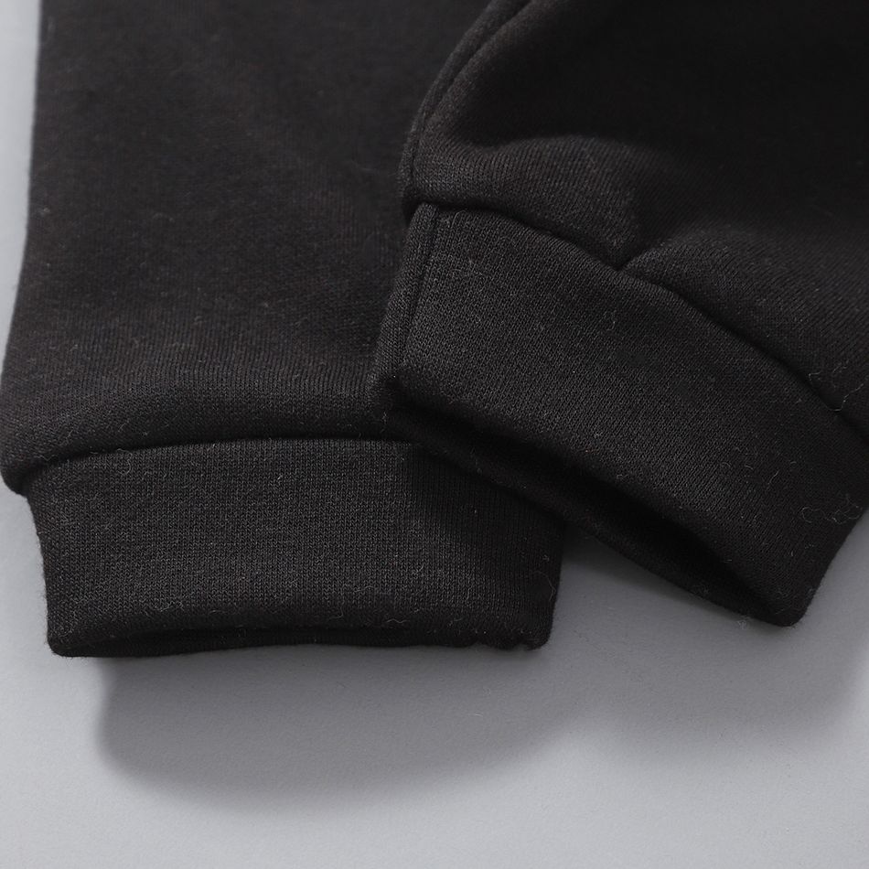 2pcs Baby Girl Letter Print Black Fleece Lined Long-sleeve Hoodie and Sweatpants Set Black big image 2