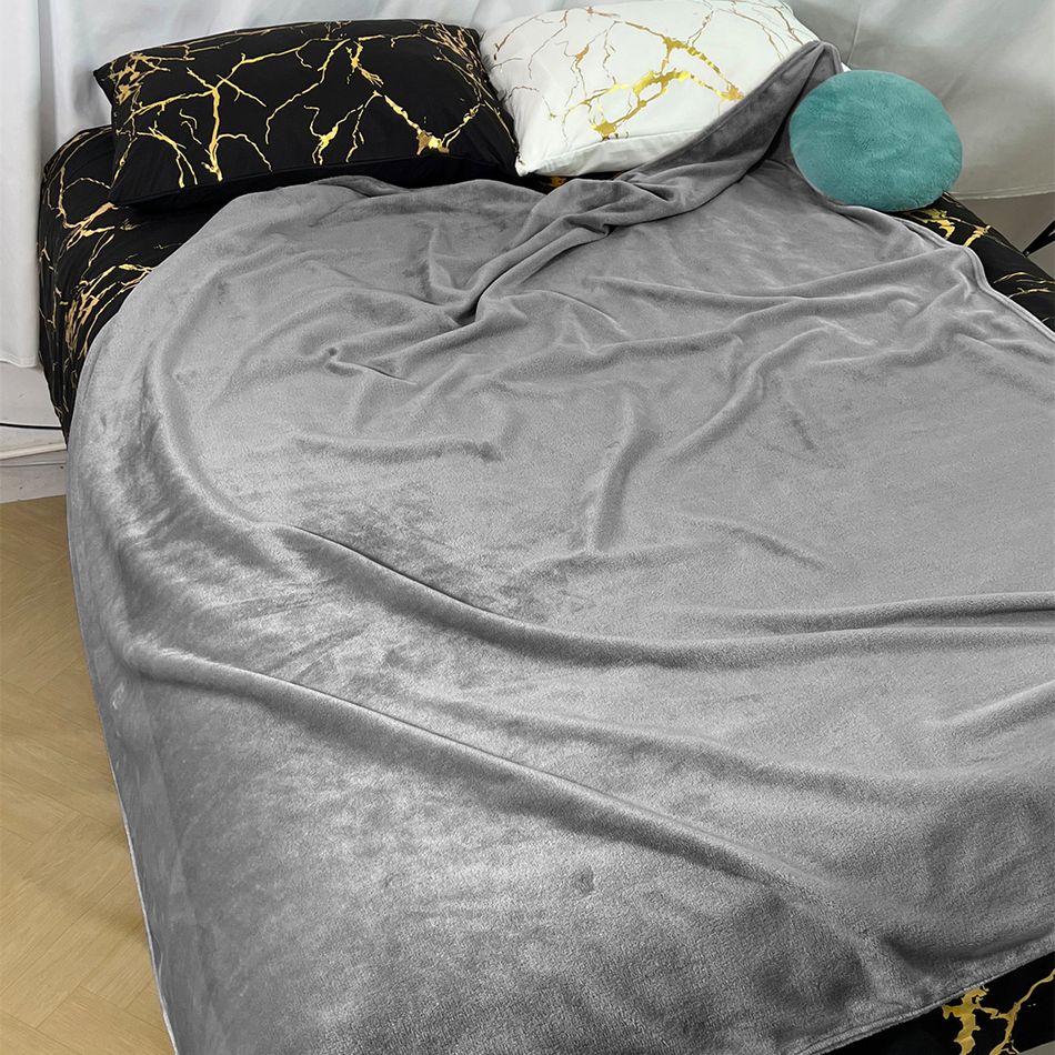 einfarbige, flauschige Decke, dunkelgraue Couch, Schlafsofa, kuschelige, weiche Plüschdecke für alle Jahreszeiten dunkelgrau big image 2