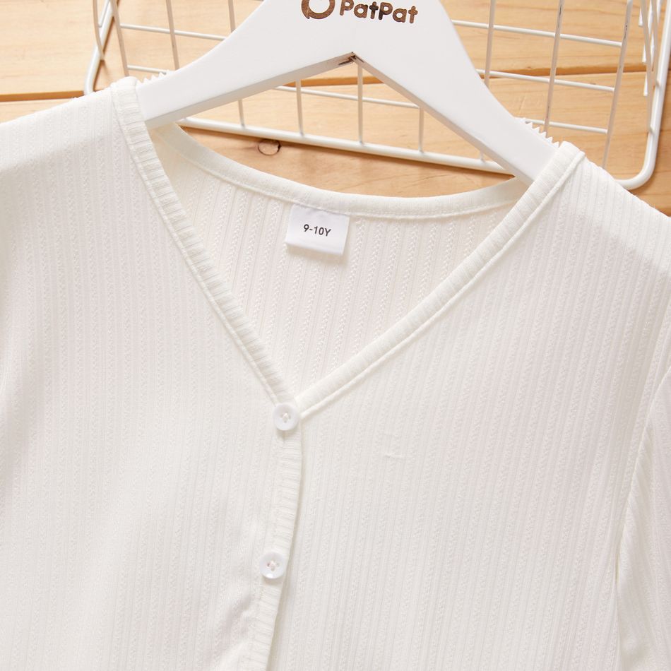 menina miúdo projeto botão v pescoço babados blusa de manga comprida Branco big image 3