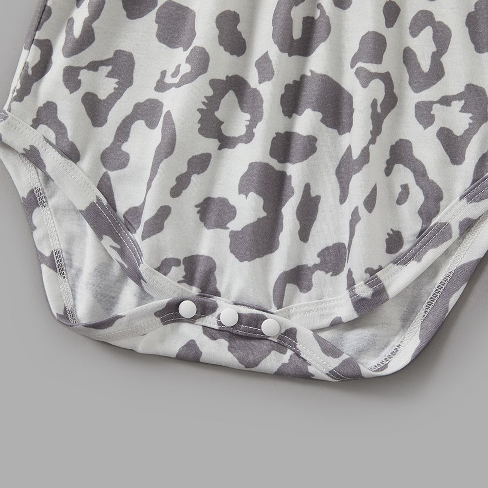 Grey and White Leopard Print Family Matching Sets(Short-sleeve Irregular Midi Dresses and T-shirts) Grey big image 5