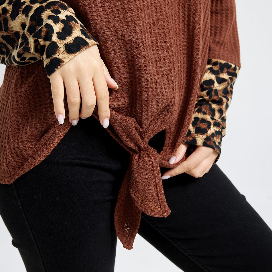t-shirt colorblock leopard splice gola redonda manga longa Vermelho Tijolo big image 5