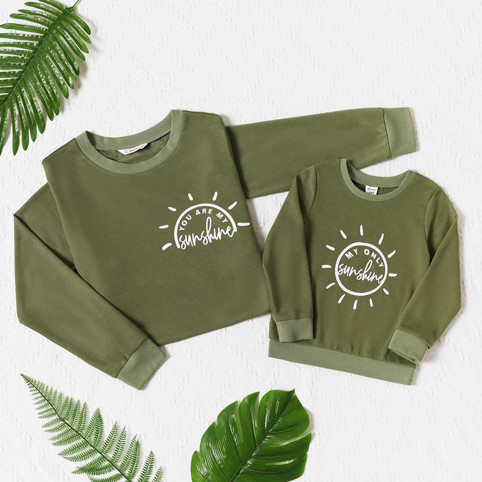 Graffiti Sun and Letter Print Green Long-sleeve Sweatshirts for Mom and Me DARKARMYGREEN