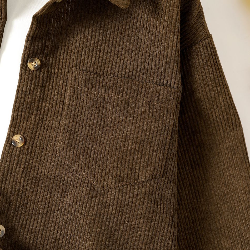 camisa de veludo cotelê de manga comprida com design de botão de gola de lapela kid boy de cor sólida (camiseta em camadas não incluída) Café big image 4