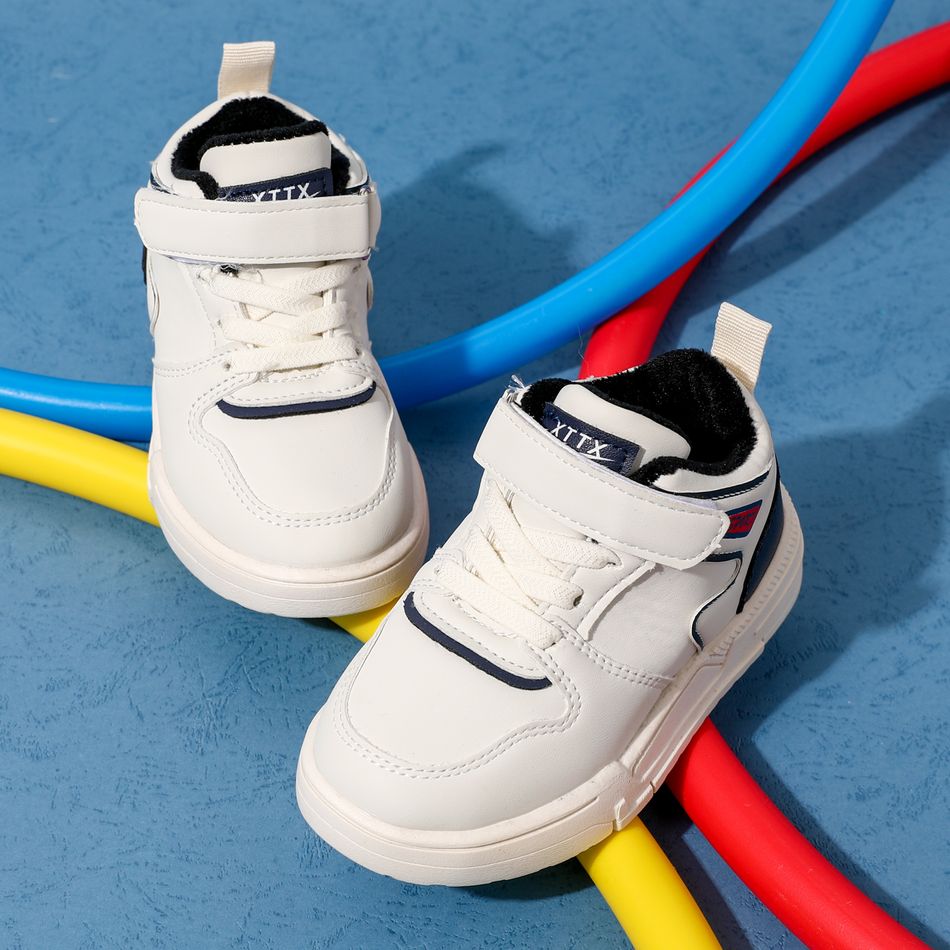 حذاء رياضي بحزام فيلكرو بتصميم غير رسمي للأطفال الصغار / الأطفال أبيض big image 3