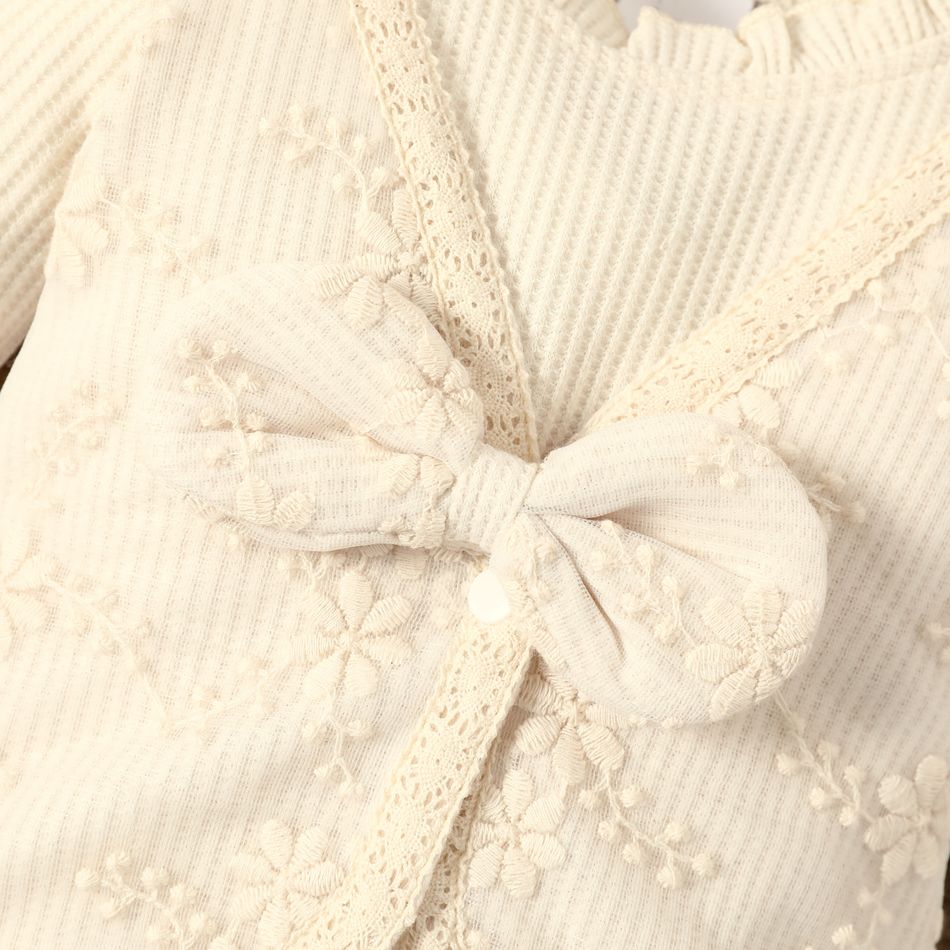 2pcs Baby Girl Solid Waffle Long-sleeve Splicing Lace Bowknot Jumpsuit Set Beige big image 3