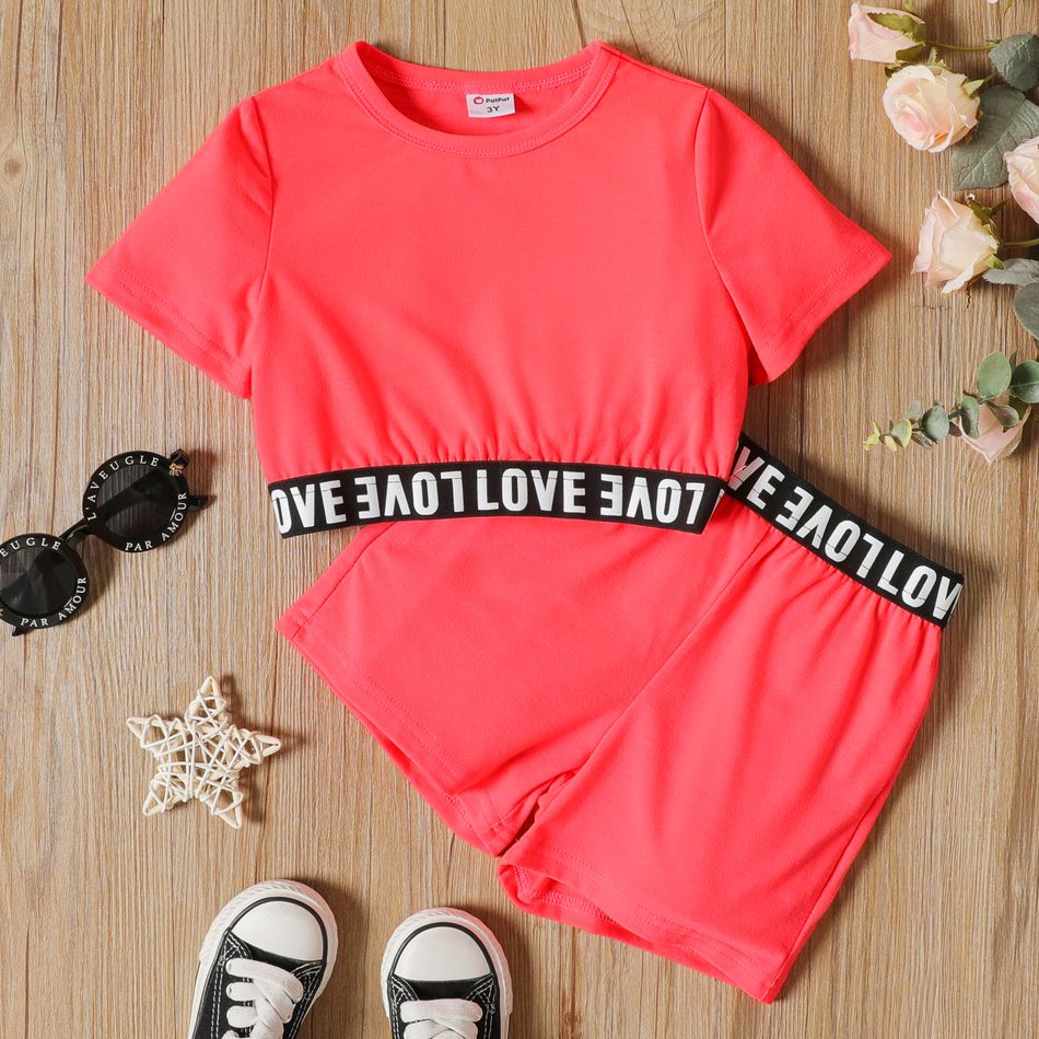 Conjunto de 2 peças de camiseta cropped com estampa de letras e shorts elásticos Rosa