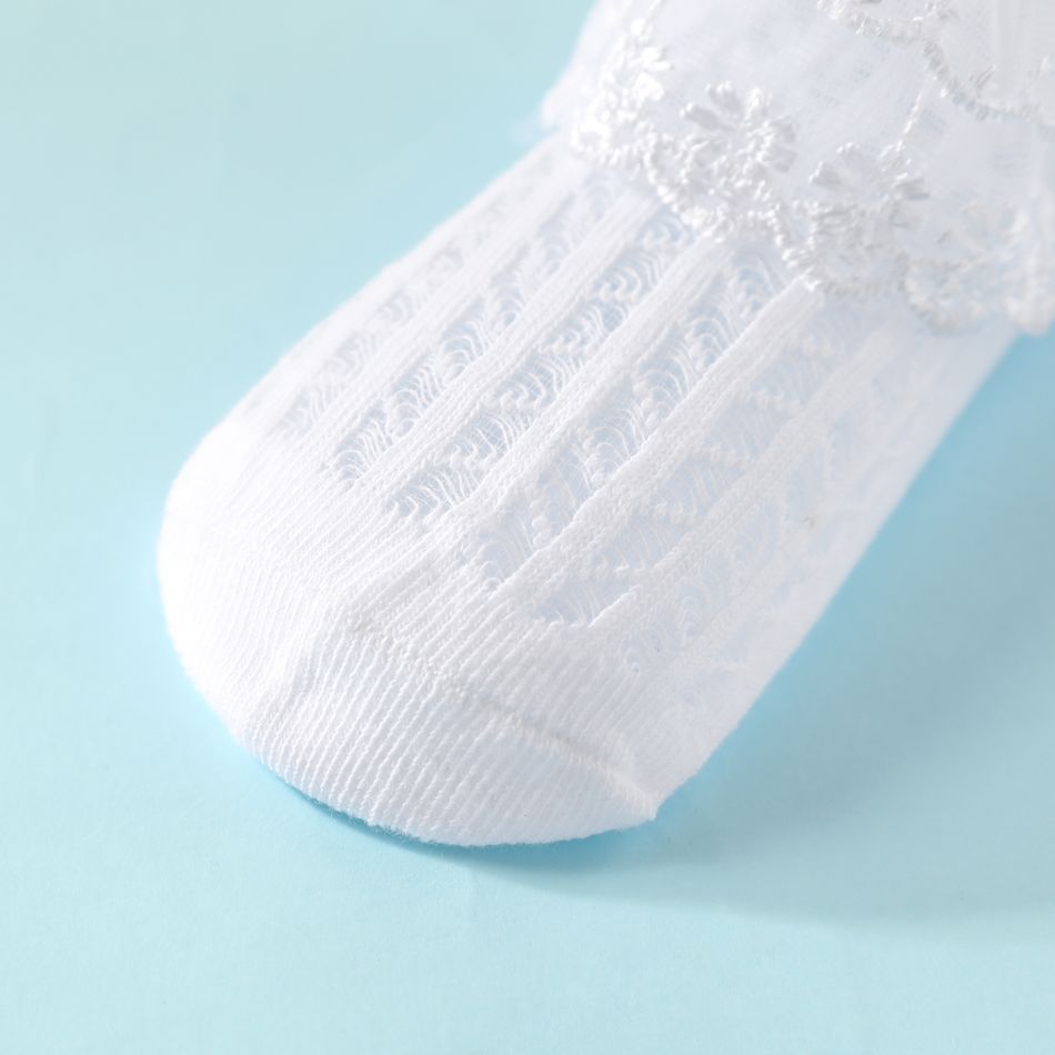 Atmungsaktive Socken mit reiner Farbe für Babys / Kleinkinder / Kinder mit Spitzenbesatz für Mädchen weiß big image 3
