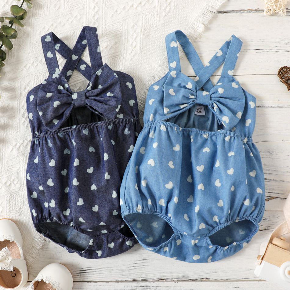 Baby Girl All Over Love Heart Print Imitation Denim Bowknot Hollow out Sleeveless Romper Light Blue big image 2