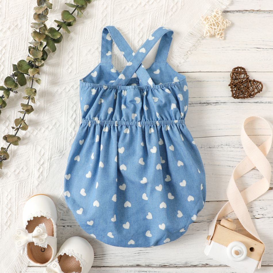 Baby Girl All Over Love Heart Print Imitation Denim Bowknot Hollow out Sleeveless Romper Light Blue big image 3