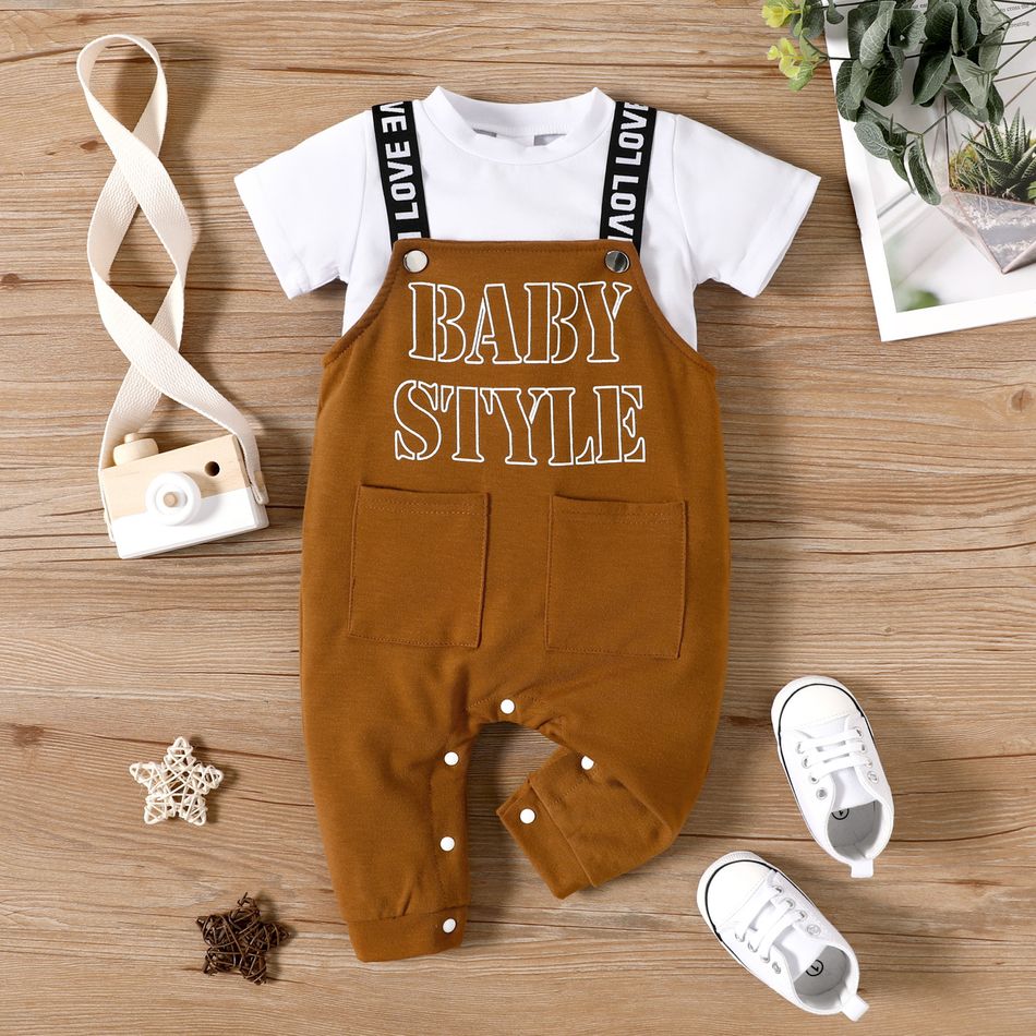 2pcs Baby Boy/Girl Solid Short-sleeve Romper and Letter Print Overalls Set Brown